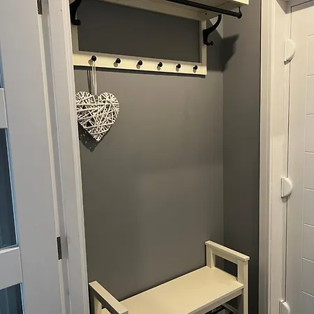 Apartment Holly - 2 X Kingsize Bedrooms With Private Entrance And Free Parking-new Shower Oban