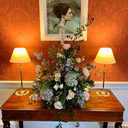 The Manor House 4*
