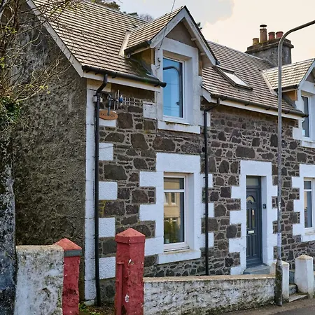 Charming Nr Centre - Terrace & Street Parking * Oban