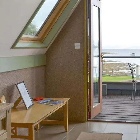 Dundonald Landing Lochside *