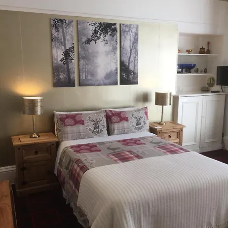 Tanglin Guest House 3*