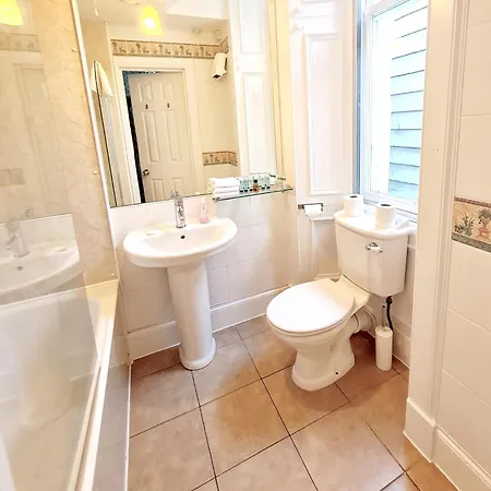 Corriemar House 3*