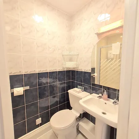Corriemar House 3*