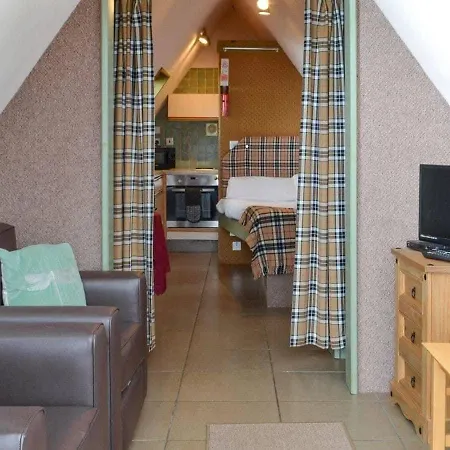 Dundonald Landing Lochside * Oban