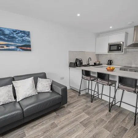 Newly Renovated 2br In - Walk To Waterfront *