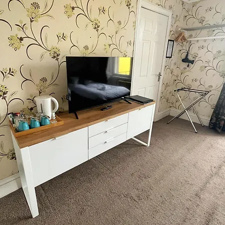Hotel King's Knoll 3*