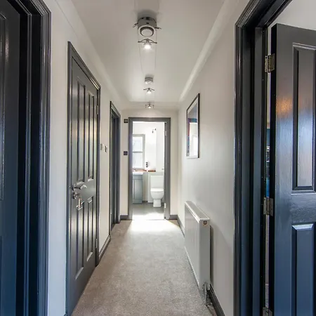 Exceptional 2bd With Bay Views - Next To Ferry Terminal & Train Station Oban