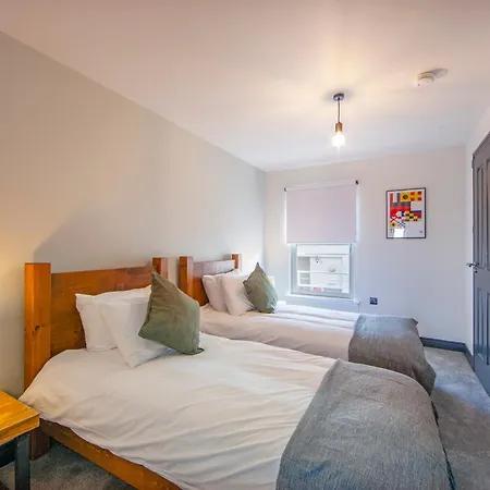 Apartment Exceptional 2bd With Bay Views - Next To Ferry Terminal & Train Station