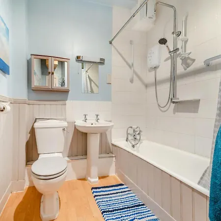 Bay View Apartment