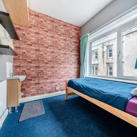Bay View Apartment *