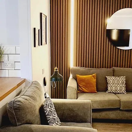 Elmbank Garden Apartment