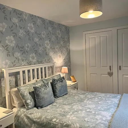 Modern 2 Bed Apartment