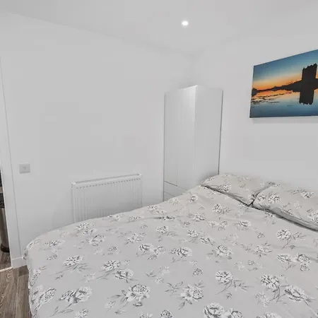 Newly Renovated 2br In - Walk To Waterfront Apartment Oban