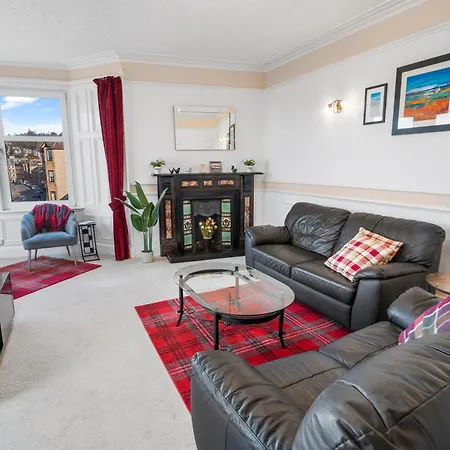 Bay Views - Fireplace, Games & Books Apartment