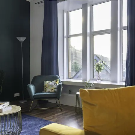 Balmoral Villa, Apartment