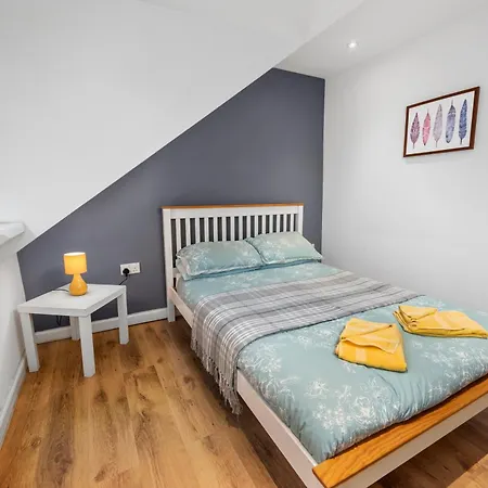 Beautiful 2br With Mccaigs Tower Views *