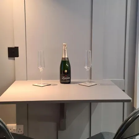 17 Apartment