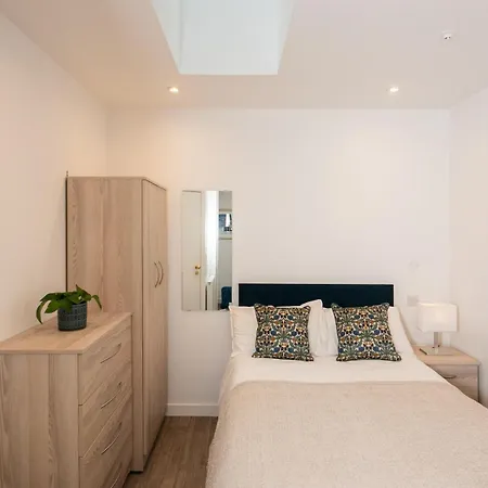 Apartment Dunollie Halls *
