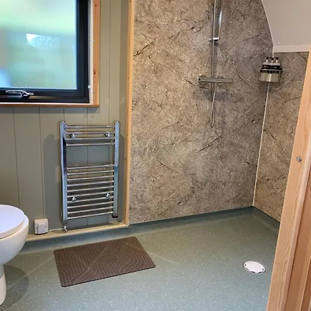 Holiday home Tawny Owl Pod With Hot Tub *