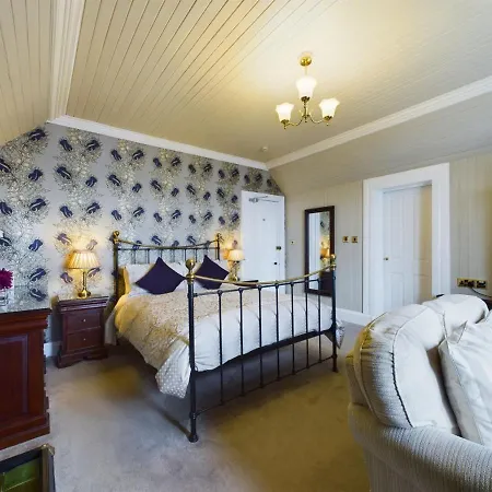 Ards House 4*