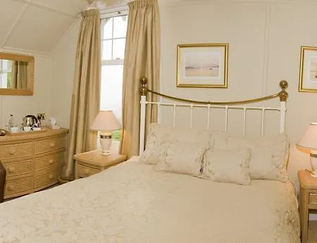 Ards House Bed & Breakfast 4*