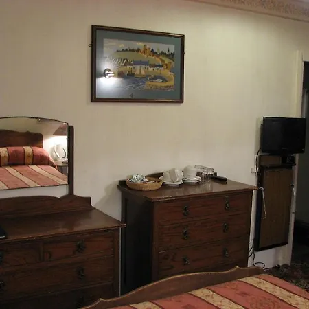 Lancaster Hotel 2*