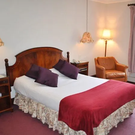Hotel Knipoch House 4*
