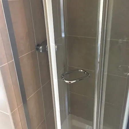Sutherland House 3*
