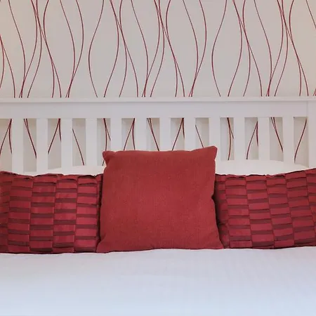Grove Bed & Breakfast 4*