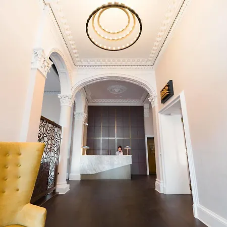 The Perle & 4*