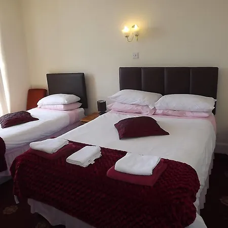 Palace - Small 3*