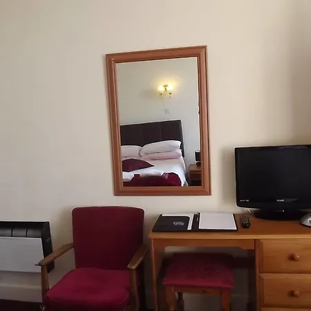 Palace - Small 3*
