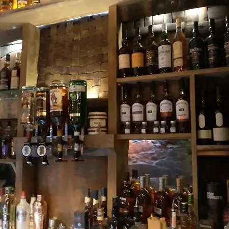 The Whisky Vaults 3*
