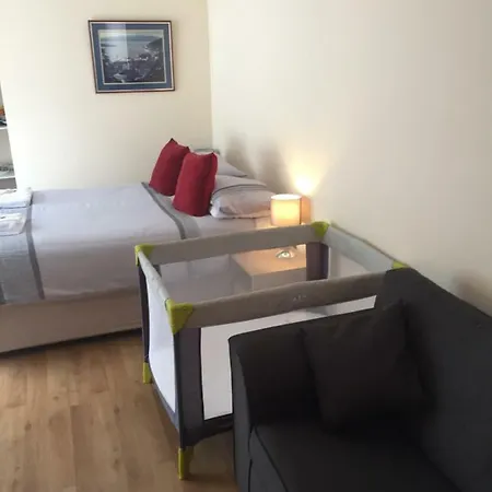 Soroba House Hotel *