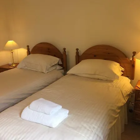 1/5 Lismore House *