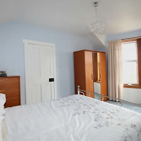 Holiday home Three Bedroom House In