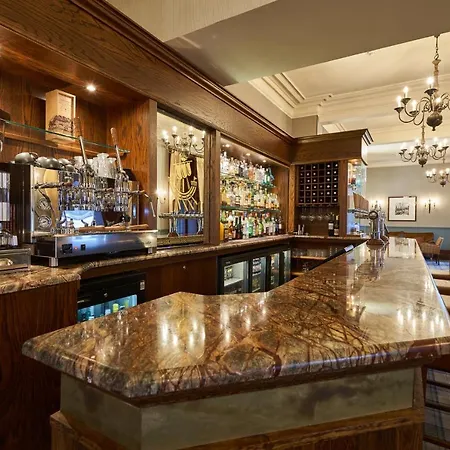 Bay Hotel