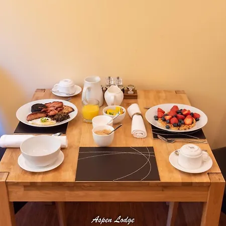 Acomodação com café da manhã  Aspen 5*