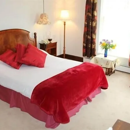 Hotel Knipoch House 4*