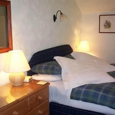 Roseneath Hotel