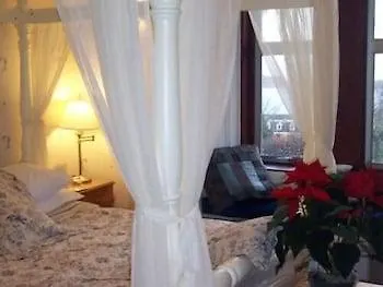Roseneath Hotel