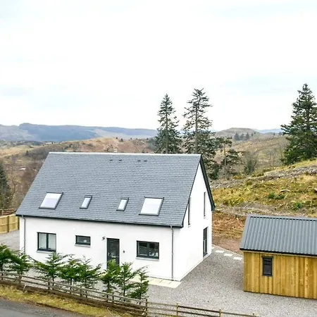 Blackmount House *