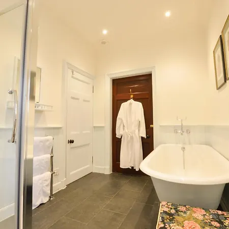 Barcaldine Castle 5* Oban