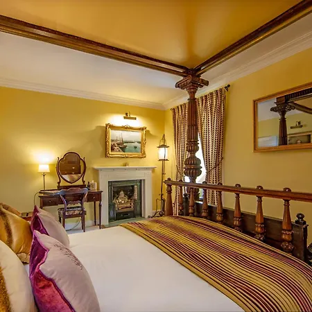 Barcaldine Castle 5* Oban