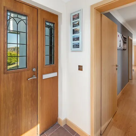 Holiday home Stunning Sea Views - Luxury 4br House Oban