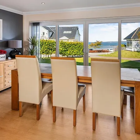 Holiday home Stunning Sea Views - Luxury 4br House Oban