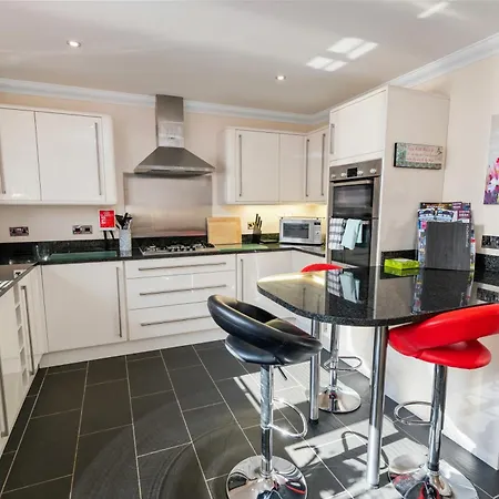 Holiday home Stunning Sea Views - Luxury 4br House