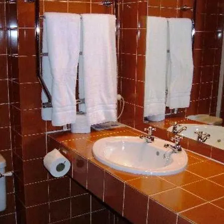 Hotel Knipoch House 4*