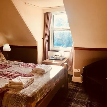 Glengorm Guest House 3*
